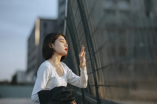 适合女生的伤感网名id（精选90个）
