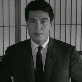 冈田英次照片