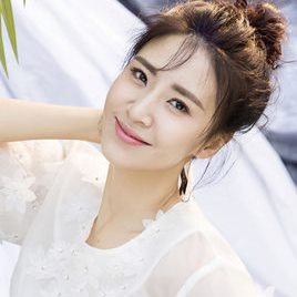 李悦溪照片