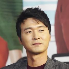 李成宰照片