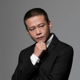 李康生照片