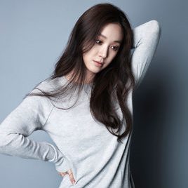 郑丽媛照片