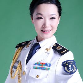 吕薇照片