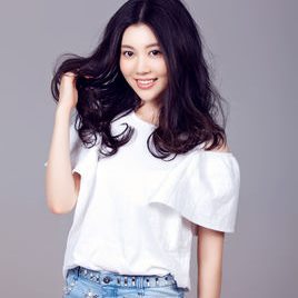 张妍照片