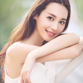 吴佳尼照片