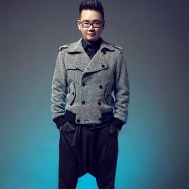 李偲菘照片