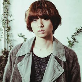 伊野尾慧照片