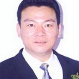 王群照片