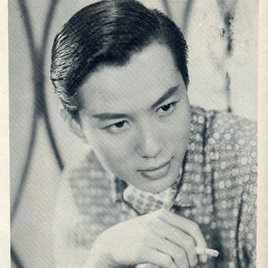何藩照片