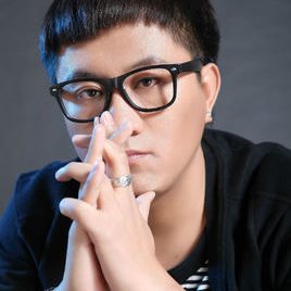 大哲照片