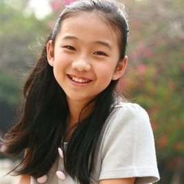 黄安仪照片