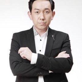 关亚军照片