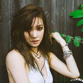 黄美英照片