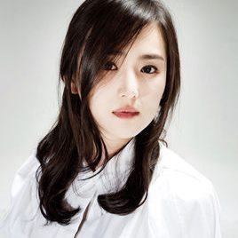 李姬珍照片