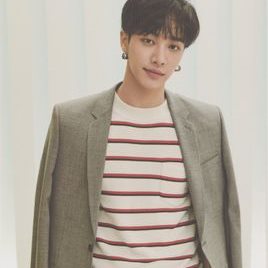 李起光照片
