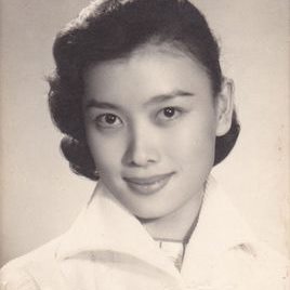 丁莹照片