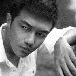 李泽锋照片