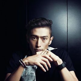 伊势谷友介照片