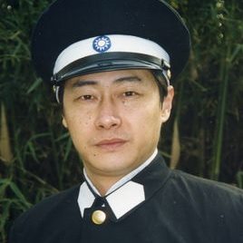 丁充照片