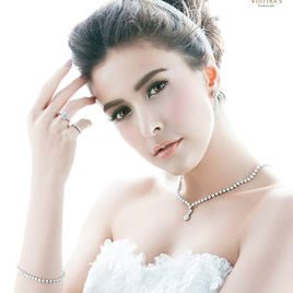 施莉达照片