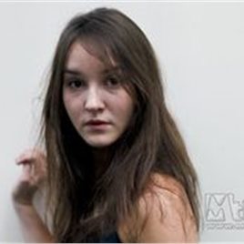 阿奈丝·德穆斯捷照片
