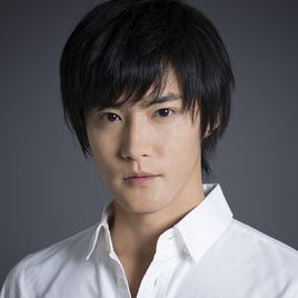 白石隼也照片