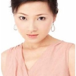 陈哈尼照片