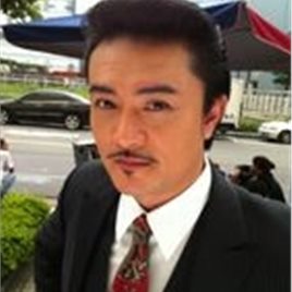 李罗照片