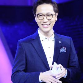李鸣宇照片