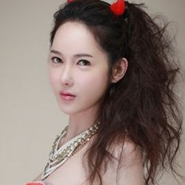 李诗妍照片