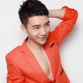 李银龙照片