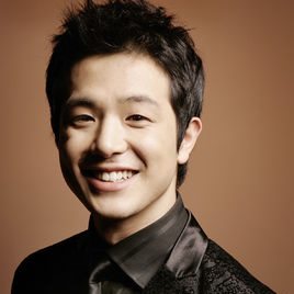 李英勋照片
