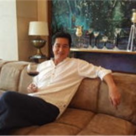 连晋照片