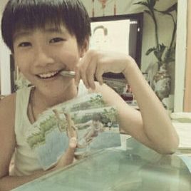 梁梓豪照片
