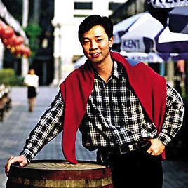 区志航照片