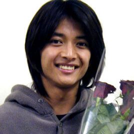 森本亮治照片
