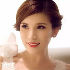 商忆莎照片