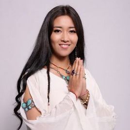 央吉玛照片