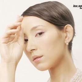 希莉娜依照片
