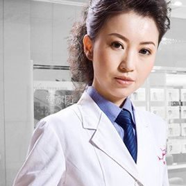 向杨照片