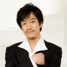 小山力也照片