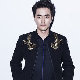 杨玏照片