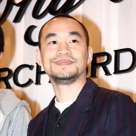 黄立成照片