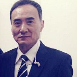 邓立民照片