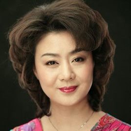 李胜素照片