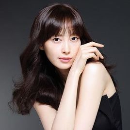 李奈映照片