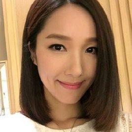 李亚男照片