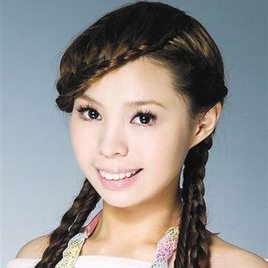 许哲佩照片
