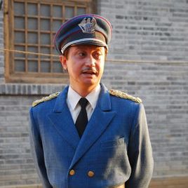 傅隽照片