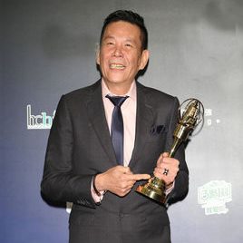 龙劭华照片